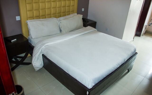 De' Bliss Hotel and Suites