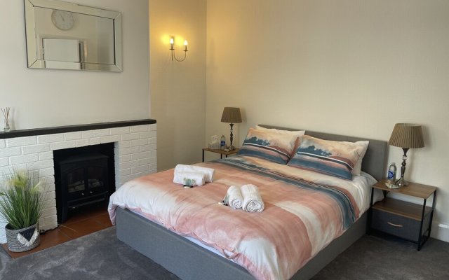 Impeccable 2-bed Apartment in Eastbourne