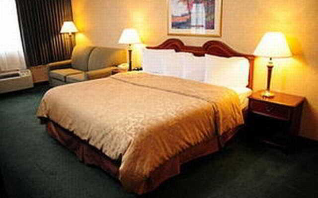 Holiday Inn Hotel East Hartford