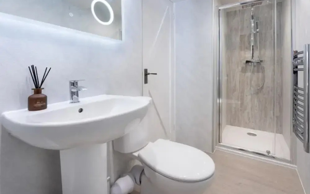 Eden Escape - Comfy Apartment Quiet Neighbourhood