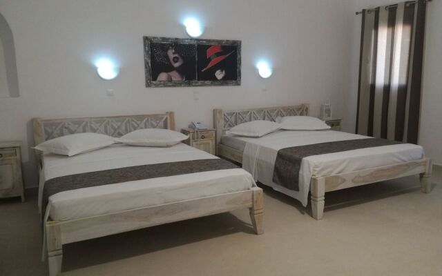 Route 66 Motel Suites