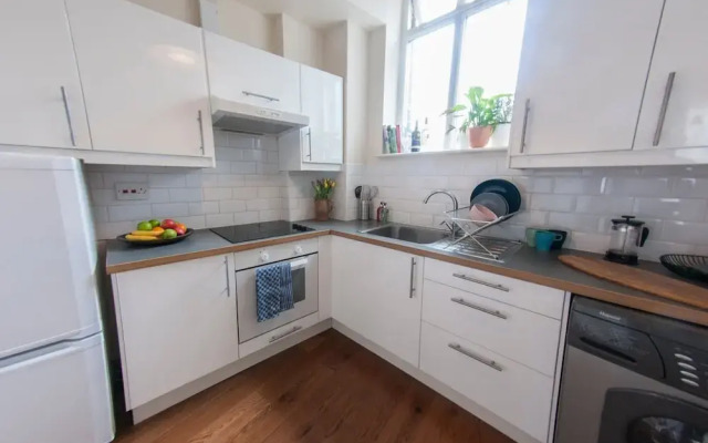 Spacious one Bedroom Flat in South London