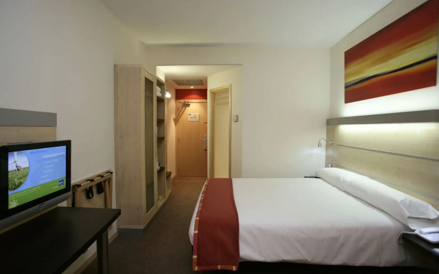 B&B Madrid Aeropuerto T1 T2 T3