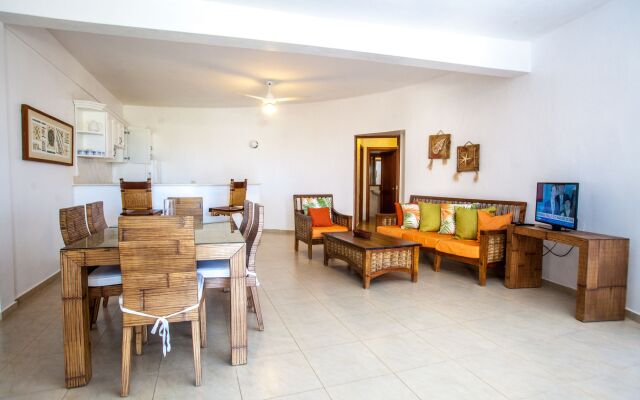 Los Corales Beach Village