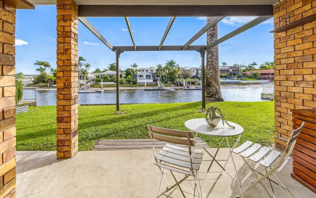 3-bed Waterfront Apartment With Private Patio
