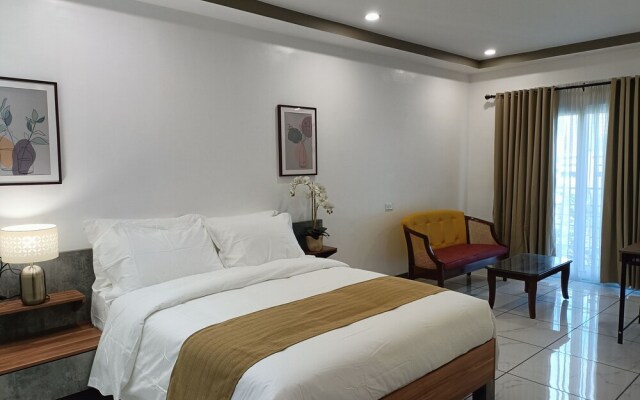 Rosh Hotel