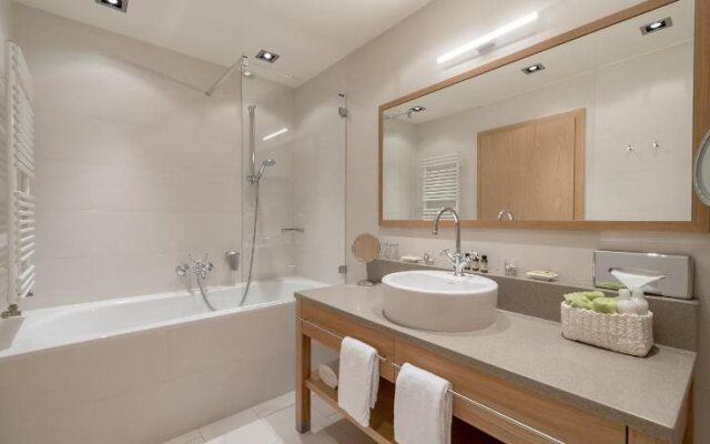 la pura women's health resort kamptal — Caters To Women