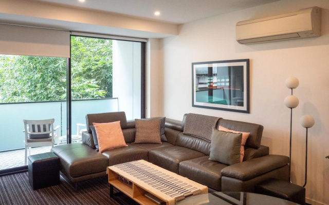 Modern, Quiet 1 Bed Apt on Fitzroy St, Opposite Albert Park – Guest Rooms – Melbourne