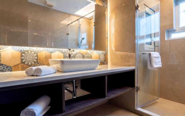 Hotel Le ROI Lake View koti