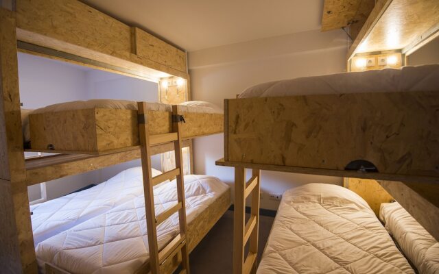 Des Arts- Guesthouse - Hostel