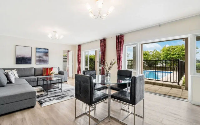 Ehome - 2 Bedroom Holiday Home on Wootton Road