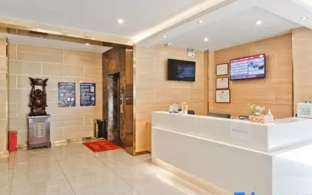 Q8 Hotel