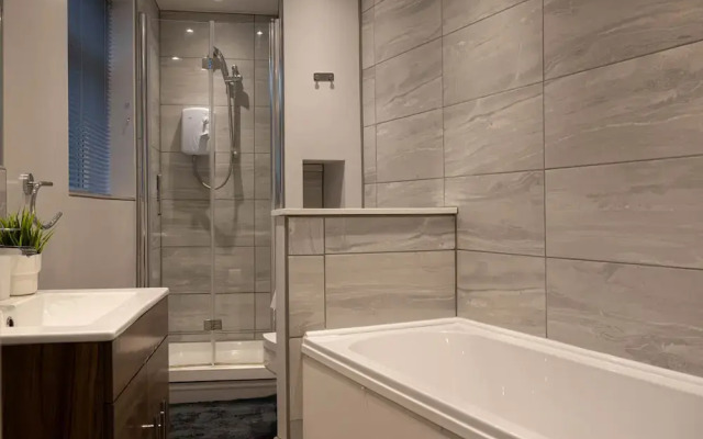 Bespoke 2-bed House in Stoke-on-trent