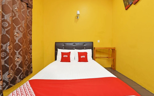 OYO 90561 Awan Biru Motel