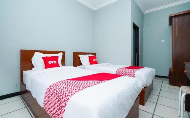 OYO 2493 Lotus Hotel Syariah