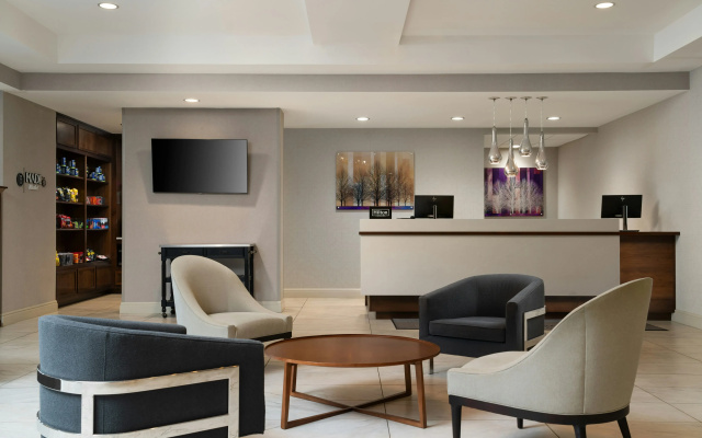 DoubleTree by Hilton Pittsburgh Airport