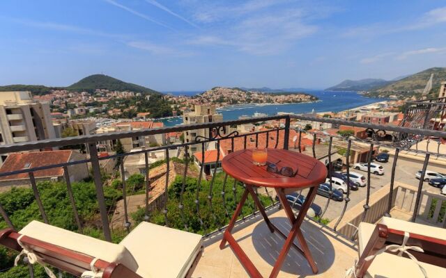 Hedera Estate Hedera A16