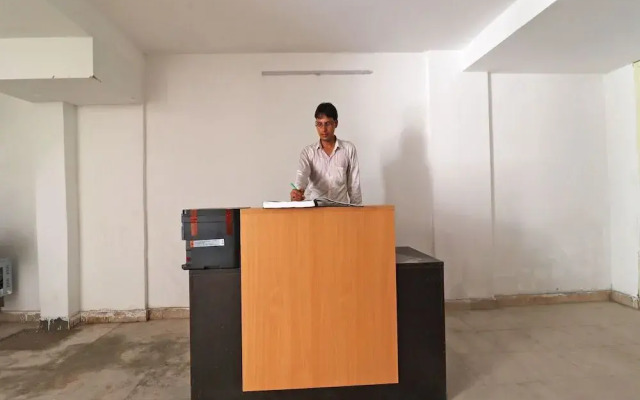 OYO Flagship 39677 Haiderpur Road