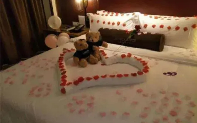 James Joyce Coffetel (Beijing Happy Valley Fatou Metro Station)