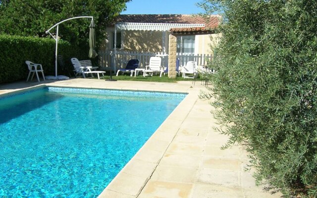 Charming Holiday Home in Robion With Swimming Pool