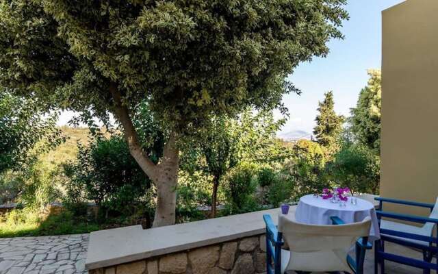 Group Accomodation, Heliopetra Studios And Houses