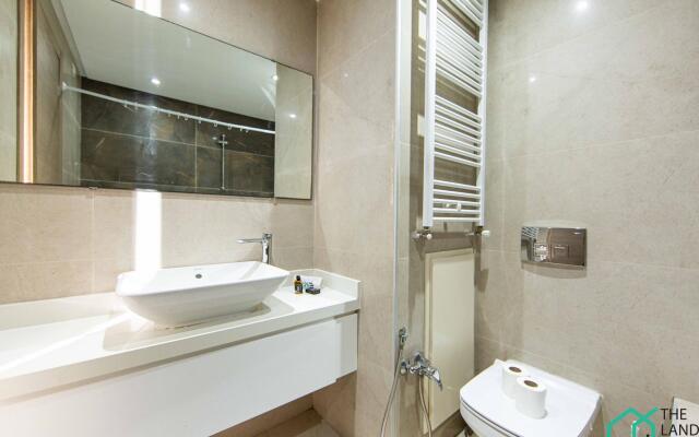 LUXUEUX APT AVEC JARDIN ET GARAGE PRIVéS @ MARSA