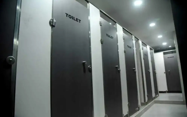 Charyana Hotel Ac Dormitory - Hostel