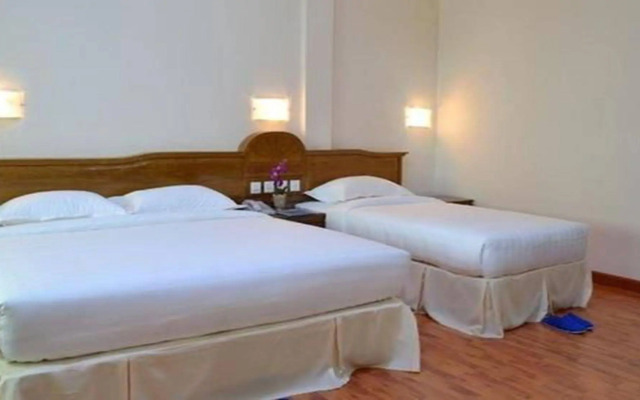 Excel River View Hotel