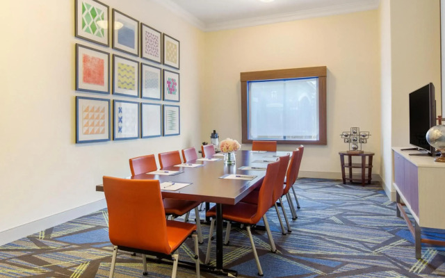 Holiday Inn Express Hotel & Suites Houston-Alvin by IHG