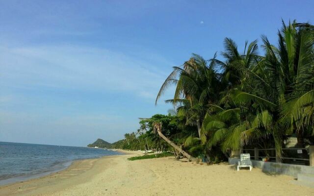 Krisada Beach Resort