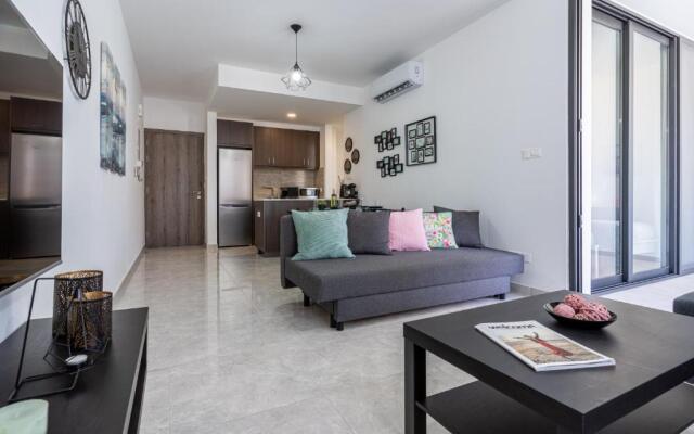 Aziza 1- Bedroom Apartment in Larnaca
