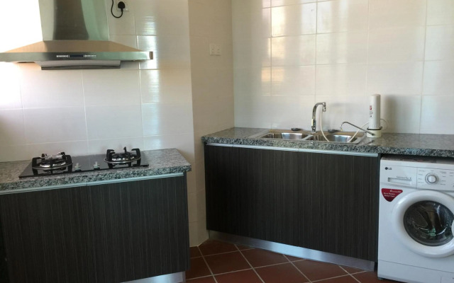 2775 sqf Sunset Luxury Condo