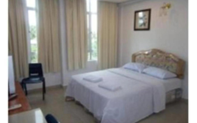 Super OYO 90494 Sam Huat Hotel