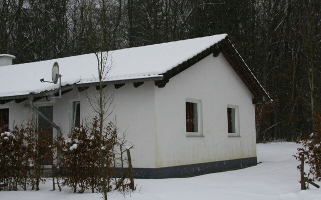 Cozy Holiday Home with Dishwasher, in a Green Area