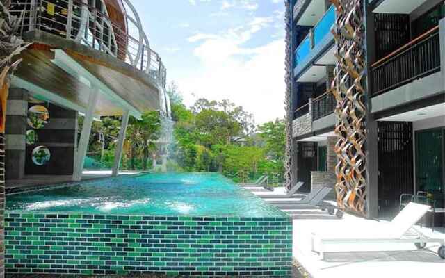 Emerald Patong 2 bedrooms Apartment Mountain View