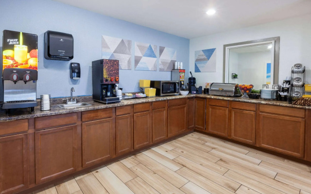 Days Inn by Wyndham Sturtevant / Racine / Mount Pleasant