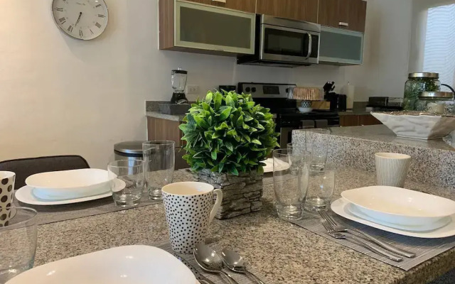 Sleeps 4-6-amazing 2 Bedroom Ph With Bbq & Jacuzzi