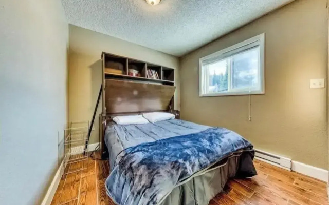 Spacious 3BR, 2BA for 6– Beautiful Area