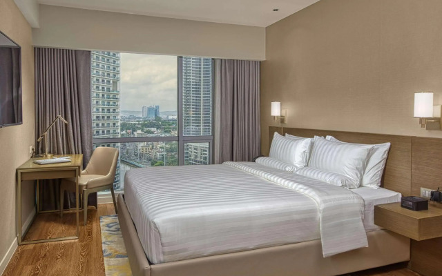 Novotel Suites Manila at Acqua
