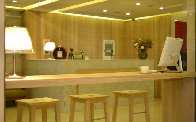 Plus Hotel
