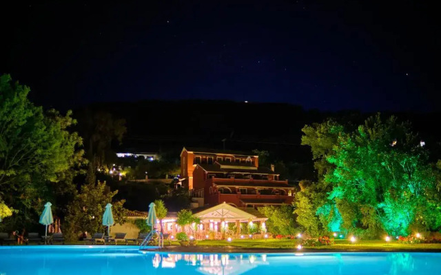 Chrismos Luxury Suites & Studios