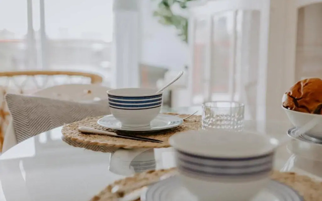 Stijlvol appartement op strand Makkum