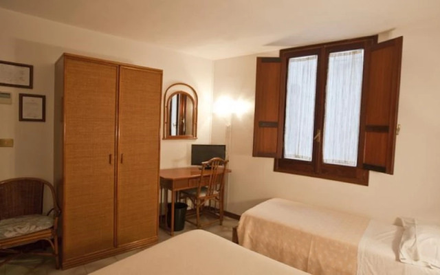 Hotel Moderno