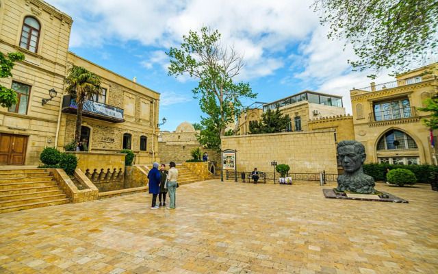 Old City 3 Room Lux Home