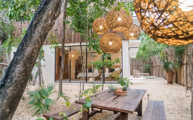 Kataleya Gardens 103 y 201 By Lockey