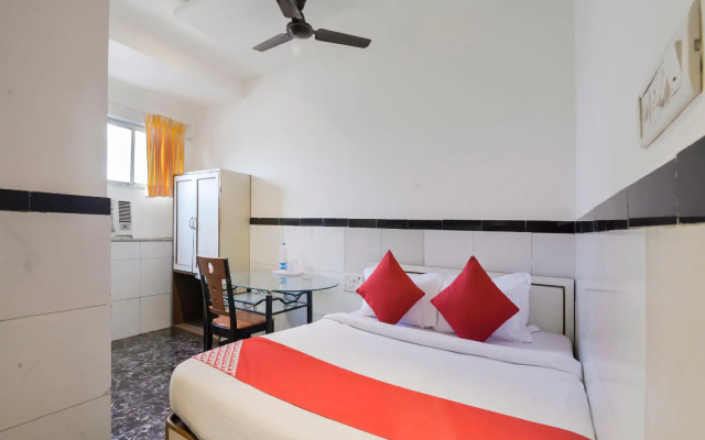 OYO 24337 Akshaya Lodging