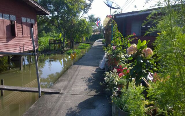 Cast Away  Homestay