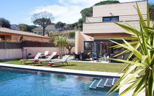 House Rubi Calonge