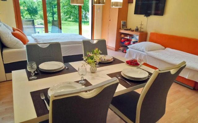 Lovely apartment, Garden, Parking, Wifi, Netflix