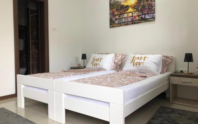 Studio apartment in Old Town- with parking